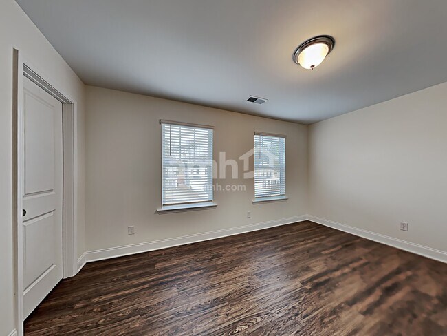 Building Photo - 115 Ashton Dr