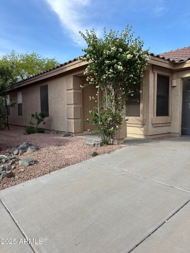 Building Photo - 1722 W Amberwood Dr