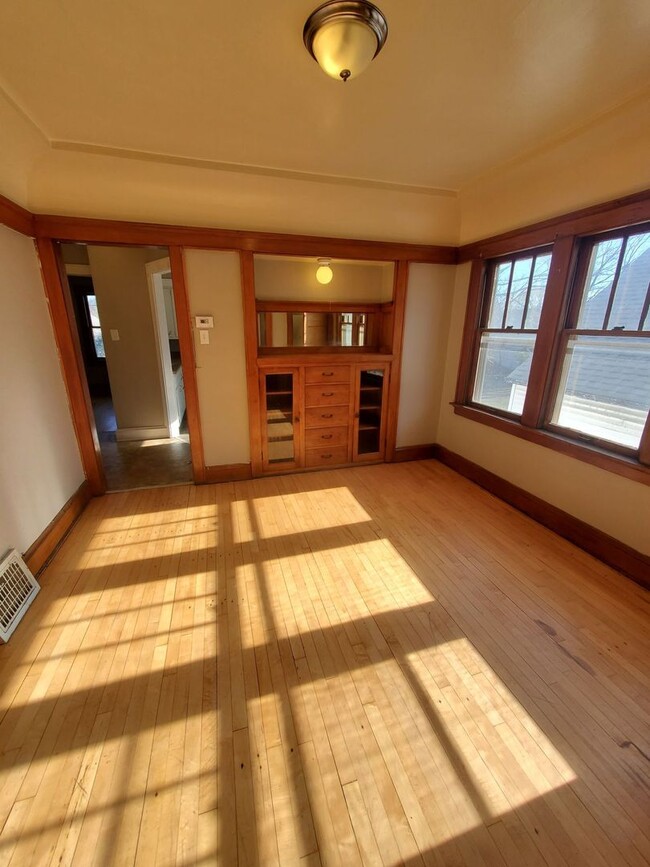 Primary Photo - 2870-2872-2872 N 59th St