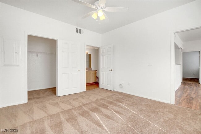 Building Photo - 6955 N Durango Dr