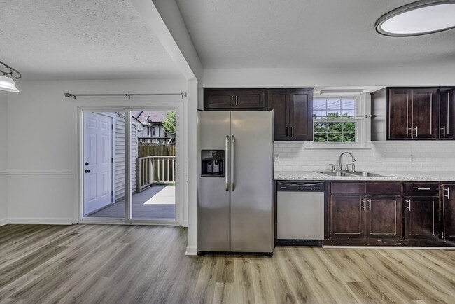 Building Photo - 200 Deerpoint Ct