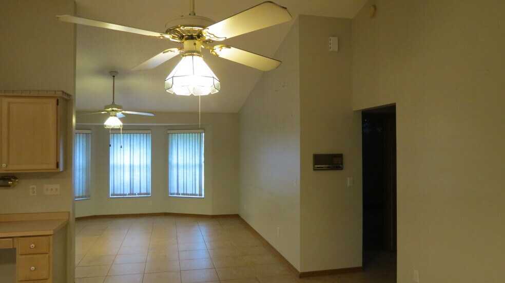Building Photo - 1340 Woodlake Circle