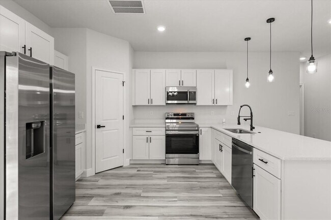 Building Photo - 6761 SW 151 Loop