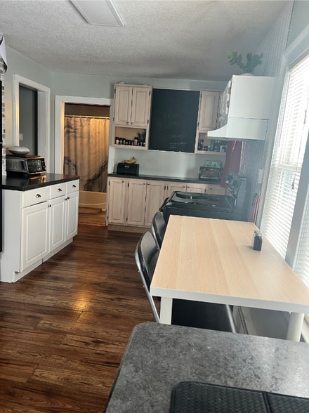 Building Photo - 116 Faneuil St