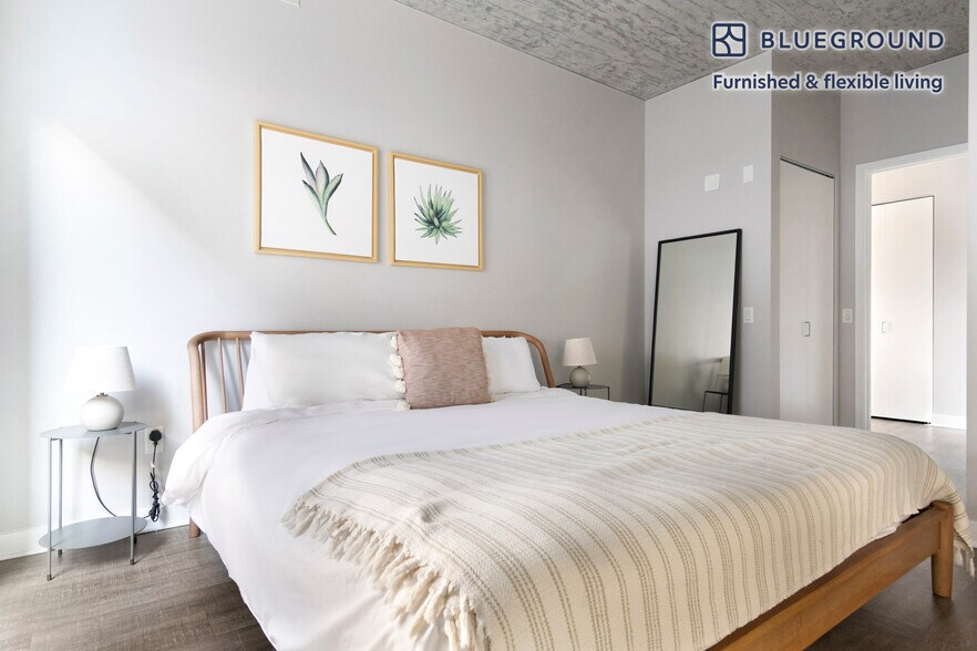 Building Photo - 423 E Ohio St