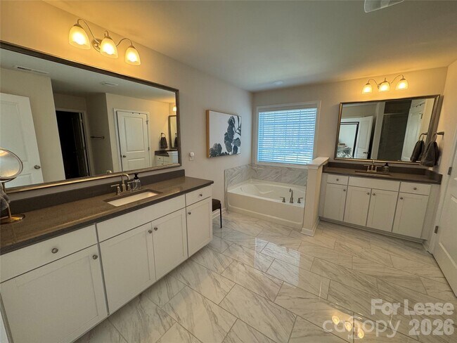 Building Photo - 1058 Thoroughbred Dr.