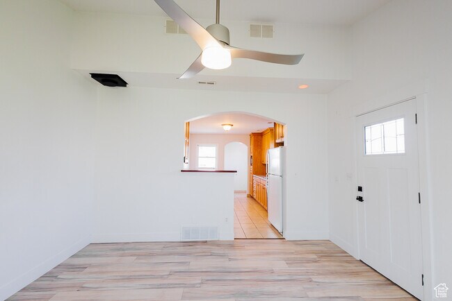 Building Photo - 8544 S 300 E