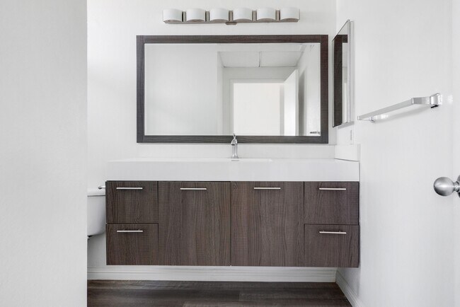 Bathroom - 2452 S Centinela Ave