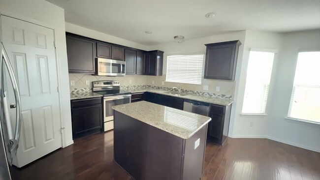 Building Photo - 2-story 4 bedroom home in Yowell Ranch! 6-MONTH LEASE