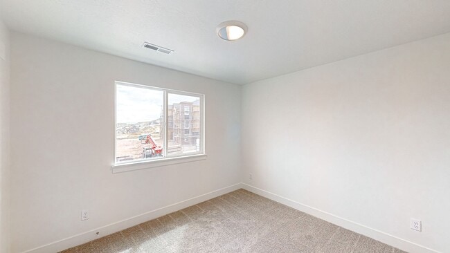 Building Photo - New Townhome For Rent in Highridge Mountai...