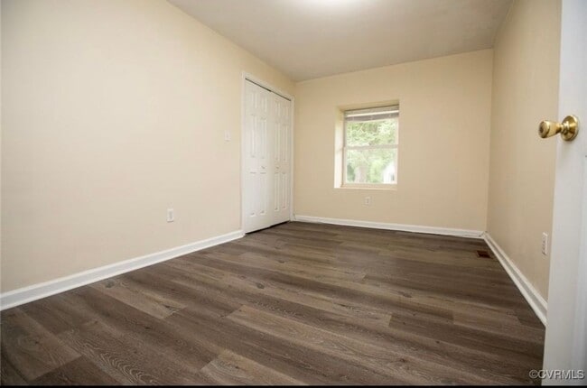 Building Photo - 407ES