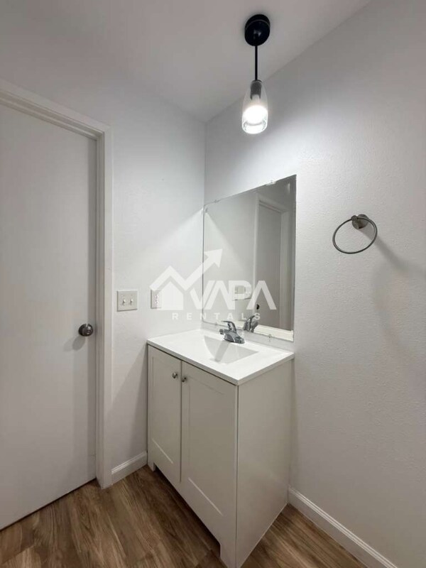 Building Photo - 13207 La Ventana St