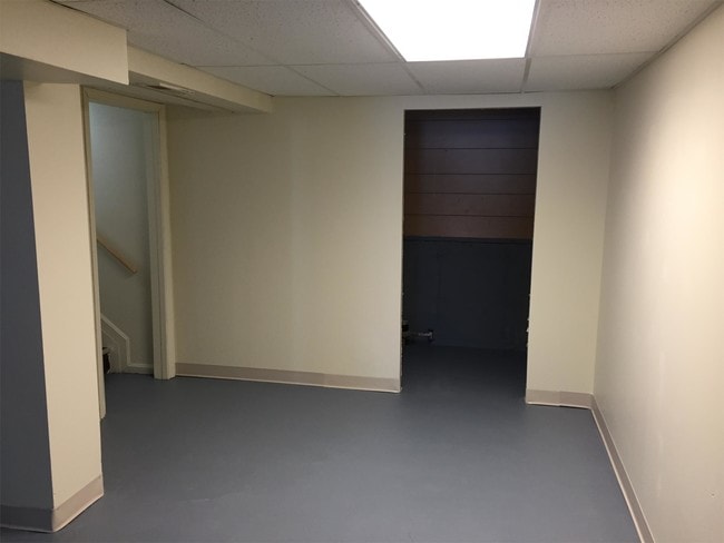 Building Photo - 1422 N Channel Dr