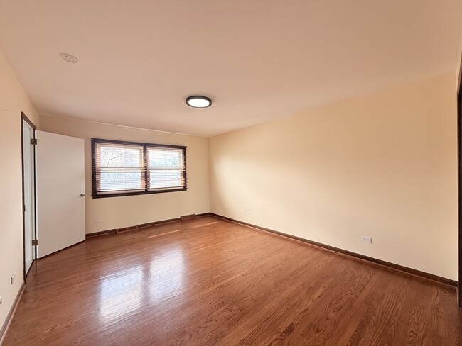 Building Photo - 4220 Oakton St