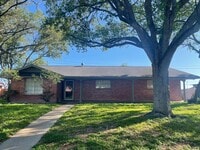 Building Photo - Spacious Northwest Single-Family Home for Rent