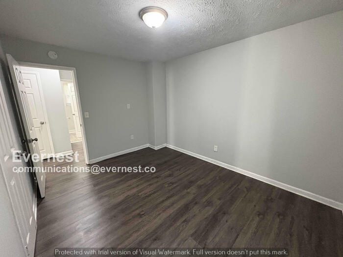 Building Photo - 193 W Canterbury Dr