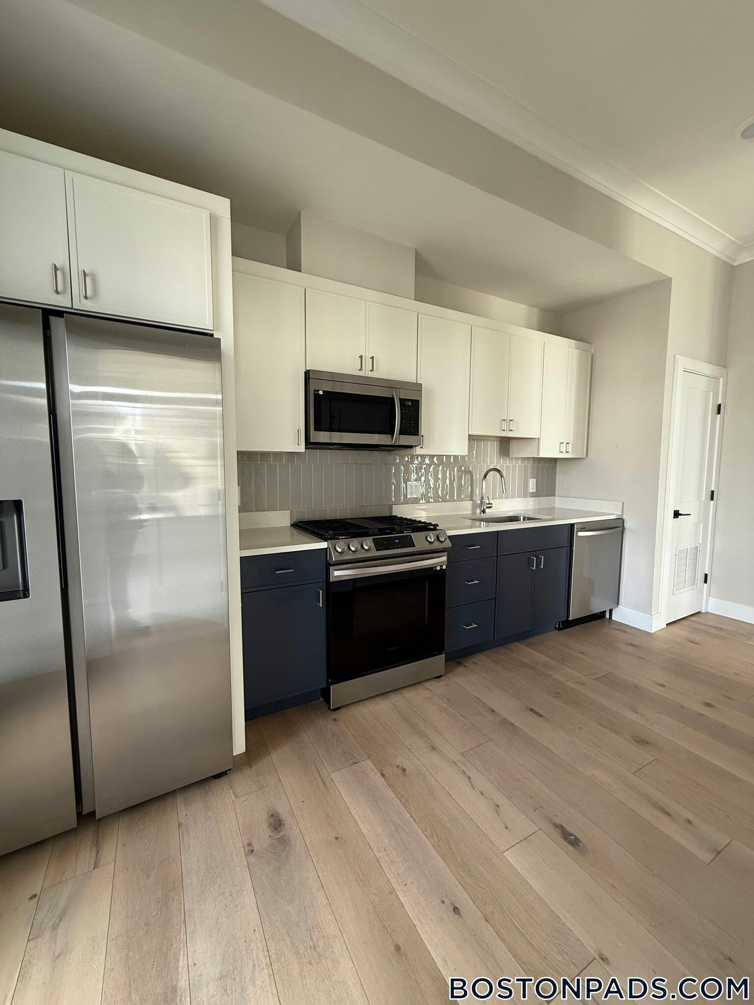 Building Photo - 157 Everett St