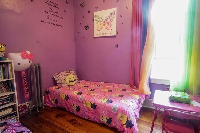 Building Photo - 4 Burton Ave