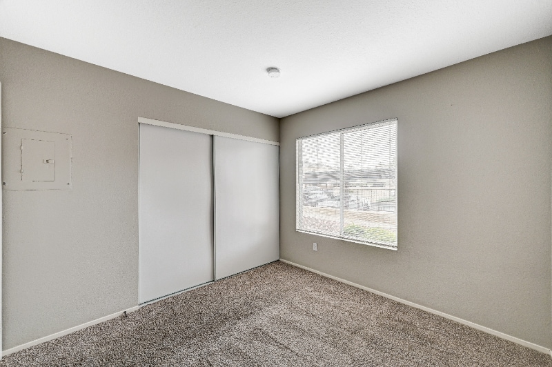 Building Photo - 8070 W Russell Rd