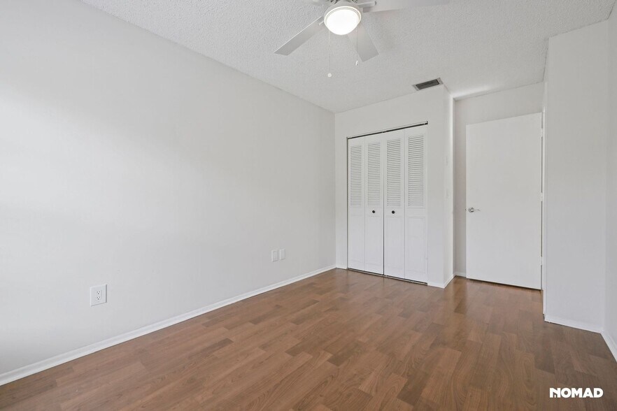 Building Photo - 4067 NW Cinnamon Tree Cir