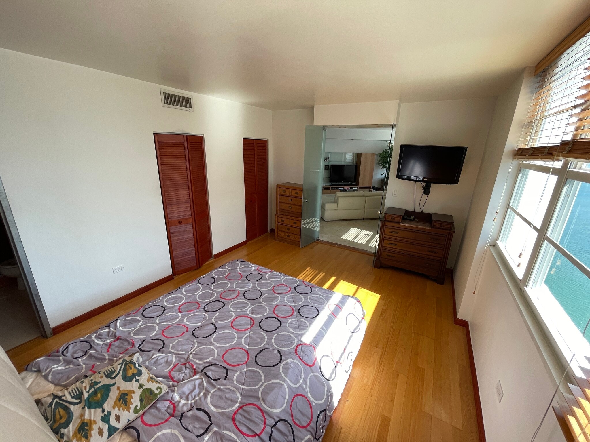 Building Photo - 801 Brickell Bay Dr