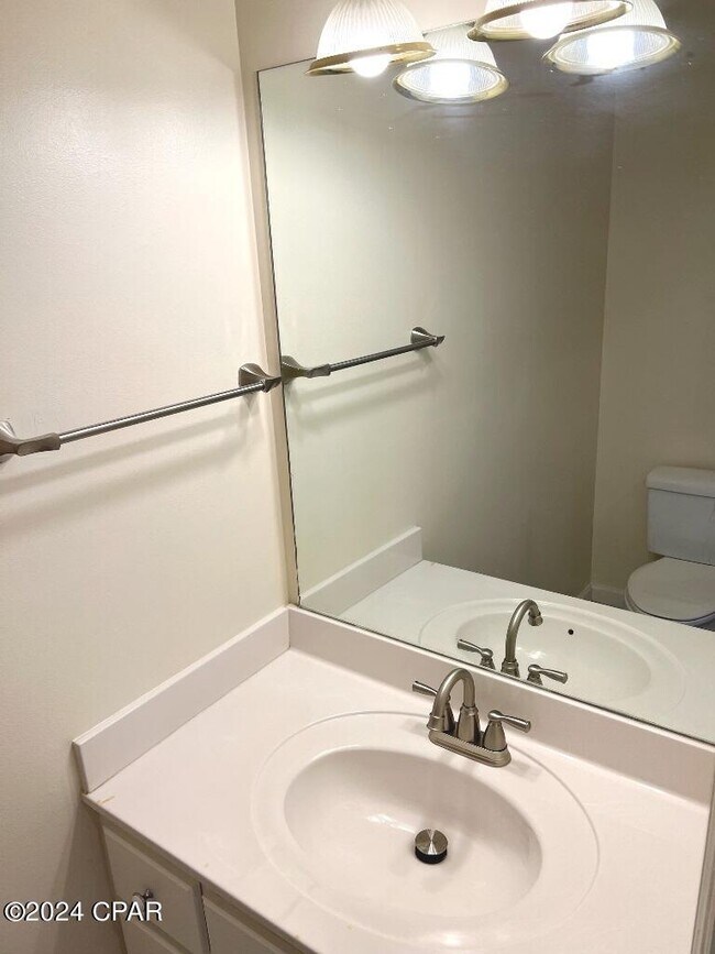 Building Photo - 1553 Mulberry Ave