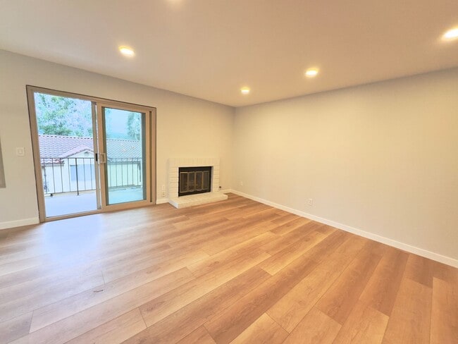 Building Photo - FULLY REMODELED: Spacious 3 bedroom condo in San Marcos With AC