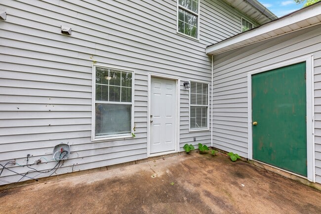Building Photo - 8541 Westchester Dr