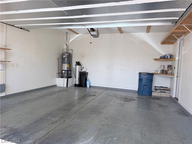 Building Photo - 9936 Wildhorse Cyn Ave