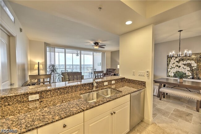 Building Photo - 2090 W First St