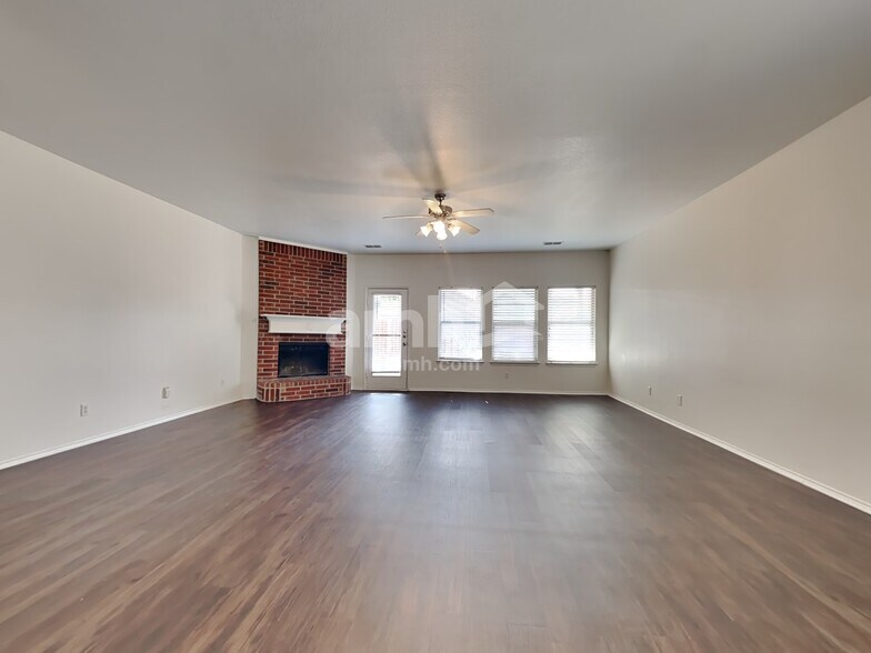 Building Photo - 1626 Wildflower Dr