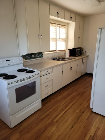 Building Photo - 1634 S College Ave