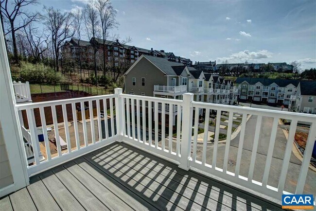 Building Photo - 2402 Winthrop Dr