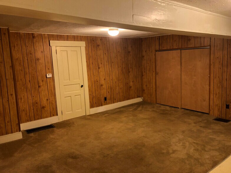 Building Photo - 115 Market St