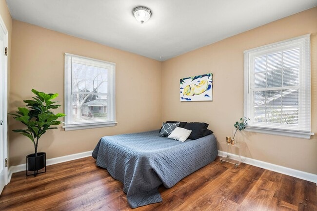 Building Photo - Updated 3-Bedroom, 2-Bath Home in the Hear...