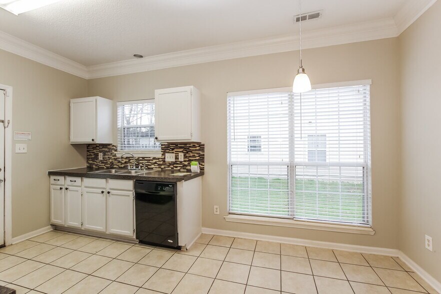 Building Photo - 9603 Mary Juan Ln