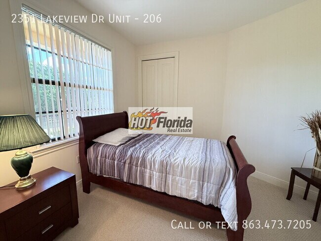 Building Photo - 2351 Lakeview Dr