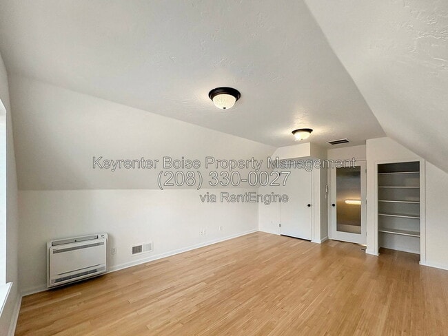 Building Photo - 650 E Whitney Ct