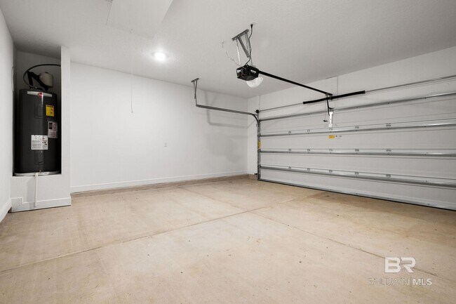 Building Photo - 12946 Grand Rpds Rd