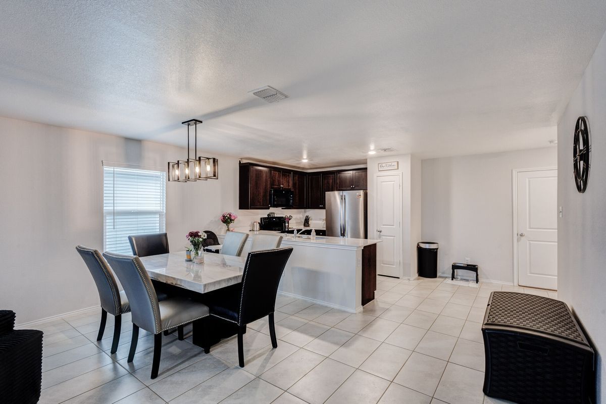 Building Photo - 5504 Rockrose Ln