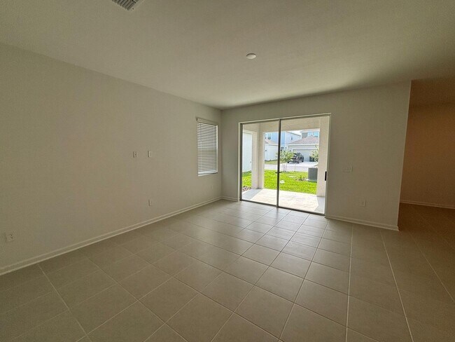 Building Photo - 6073 Meditation Dr