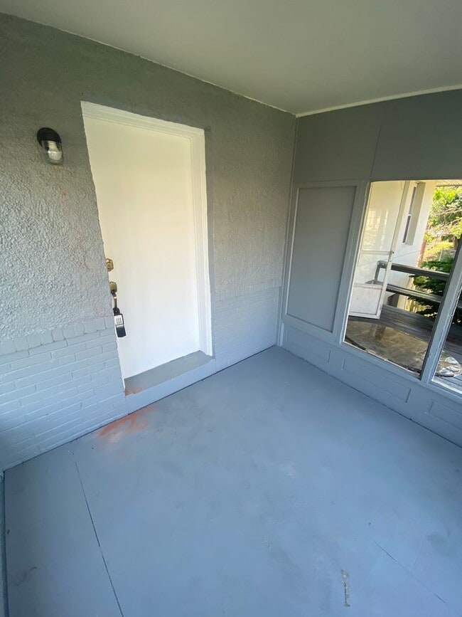 Building Photo - Updated 3BR with Parking & New Kitchen on Quiet Residential Block