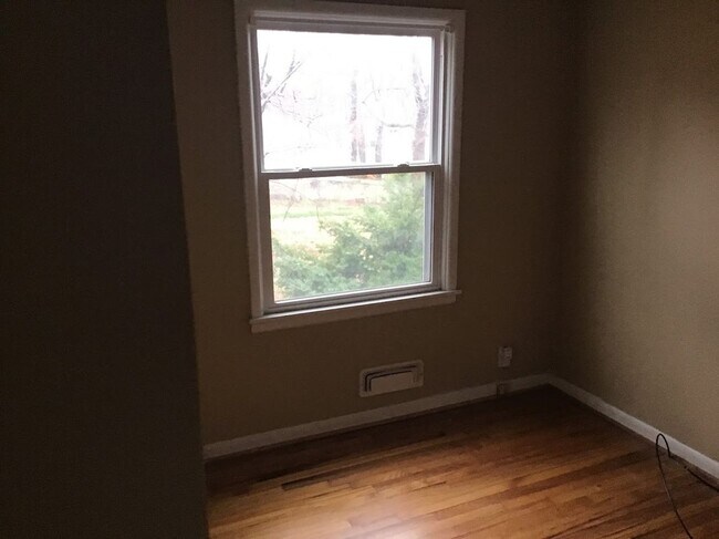 Building Photo - COMING SOON! - Newly Renovated 3Bd, 2Bth i...