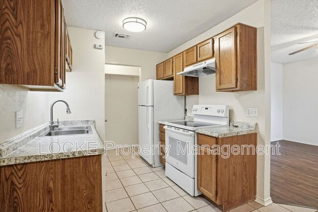 Building Photo - 10259 Aurora Dr