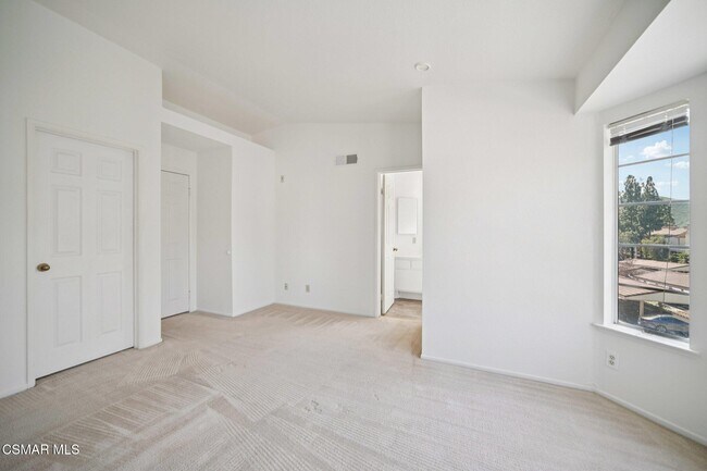 Building Photo - 668 Oak Run Trail