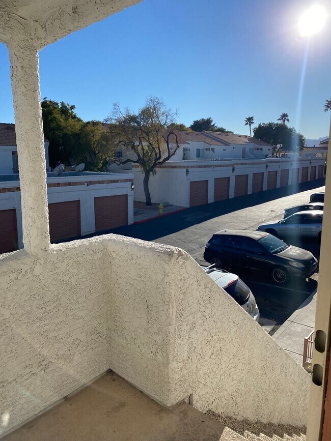 Building Photo - Americana Property Mgmt - Condo 2b - 2b in...