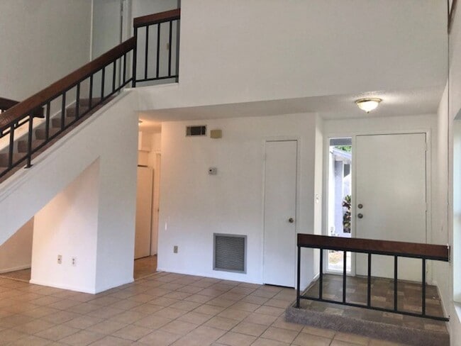 Building Photo - MOVE IN MARCH! 2 Story-Spacious 3 beds 2.5 bath townhouse with attached 2 car garage!!