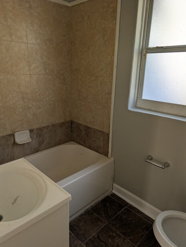 Building Photo - 1615 Melson Ave