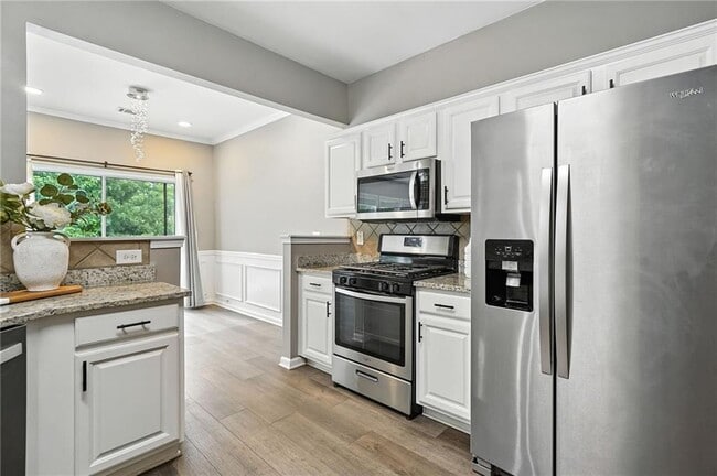 Building Photo - 6030 Ellington Cove