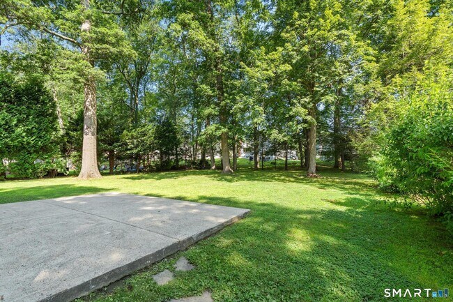 Building Photo - 36 Fuller Dr